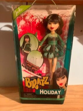 Bratz Holiday Jade Doll - Green Holiday Dress